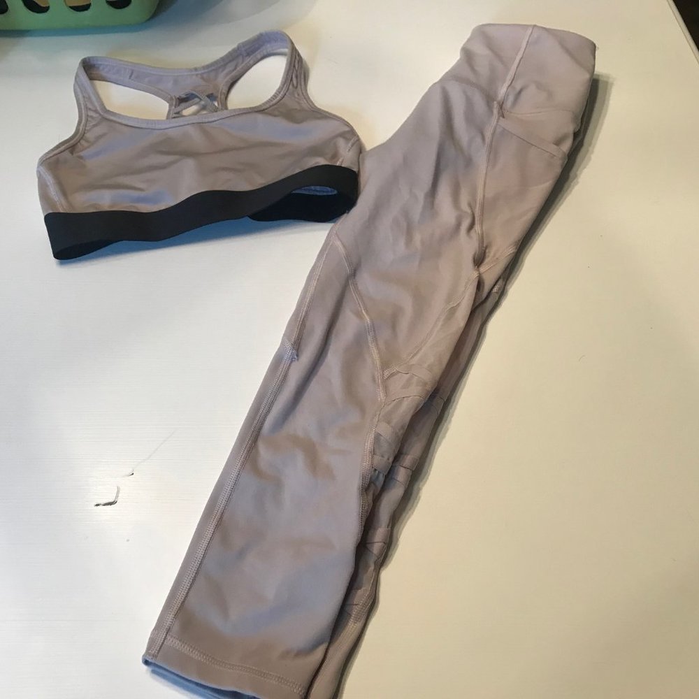 Victoria Sport size XS/Sl sports bra pants set